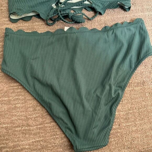 Cupshe Green Scallop Trip Lace Up Back High Rise Bikini Set Large NWT - Picture 6 of 11